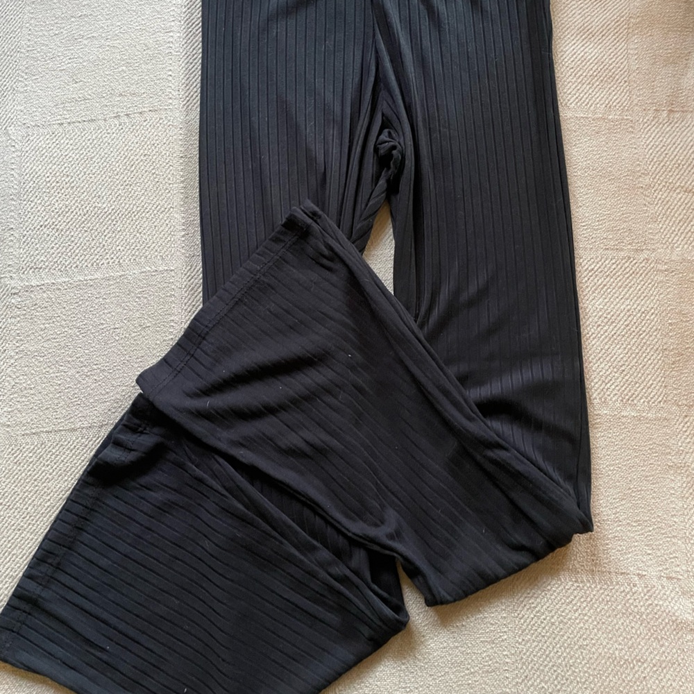 Black Ribbed Flare Leggings